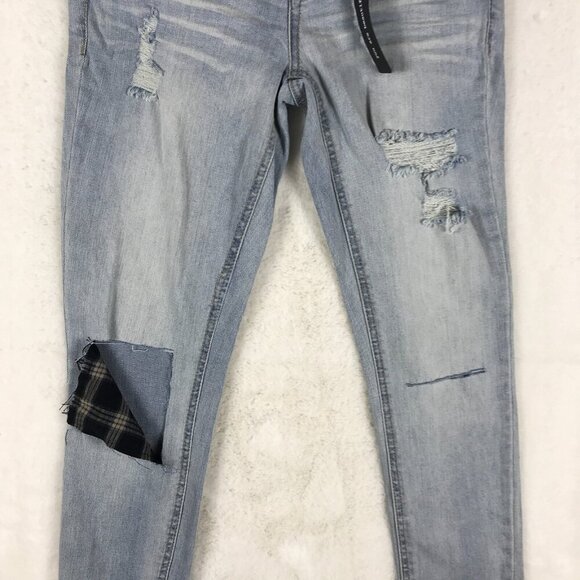 DOLLHOUSE Light Wash Distressed Skinny Jeans NWT 29 - Picture 2 of 10